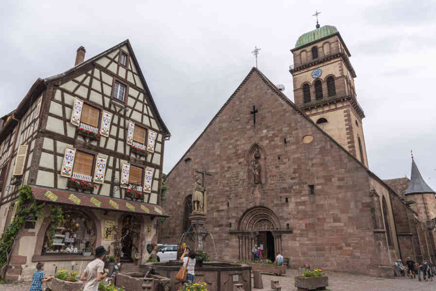 Francia - Alsacia 266 - Kaysersberg - iglesia de la Santa Cruz.jpg